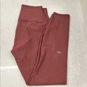 ALO airlift 7/8 leggings in Burgundy Truffle (size Small)